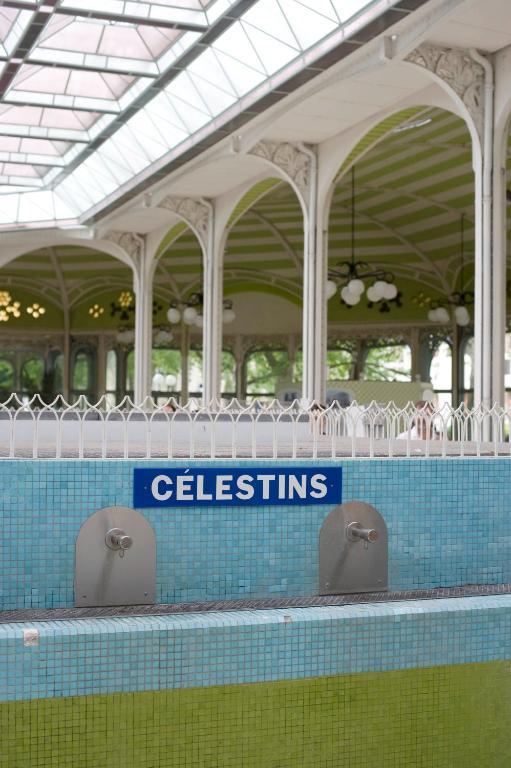 Hotel Des Thermes Les Domes Vichy Exterior foto